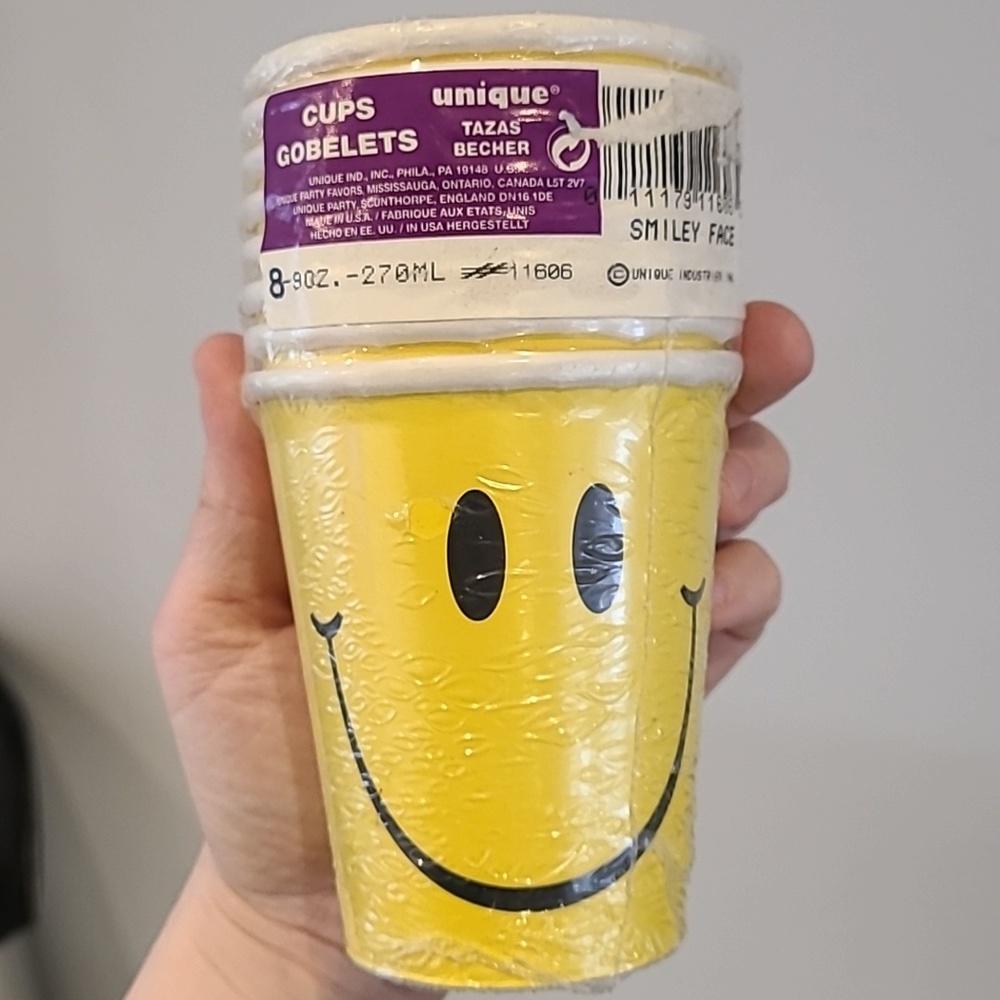 Vintage 90s smiley face birthday party bundle - Picture 7 of 9